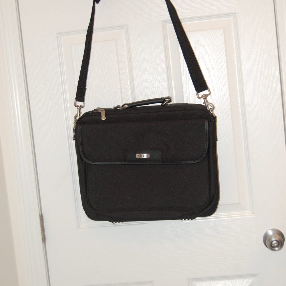 Targos Black Laptop Computer Case 16" x 13" x 4" Side W/ 37" Adjustable Strap